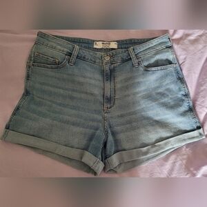 Hollister Curvy High-Rise Classic Short